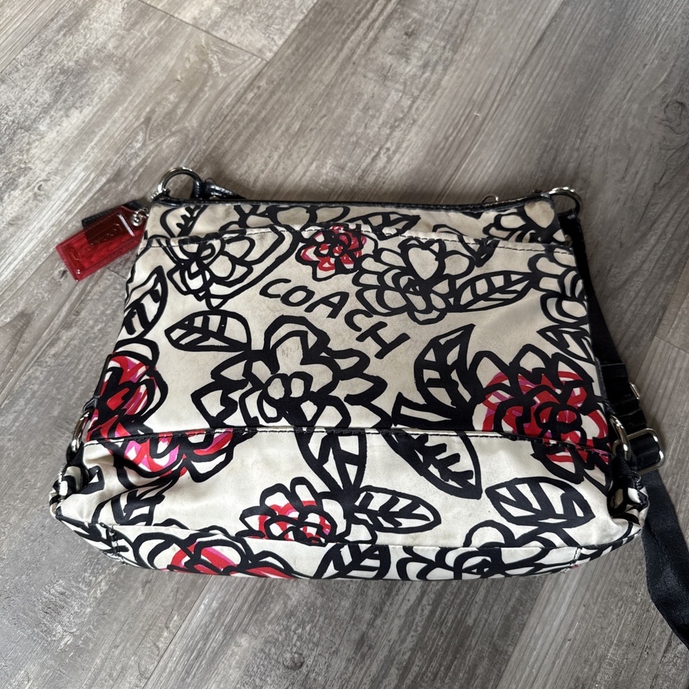 COACH‎ Graffiti Kyra Poppy Black White Red Sateen Shoulder Crossbody Bag F16864 - Picture 5 of 11